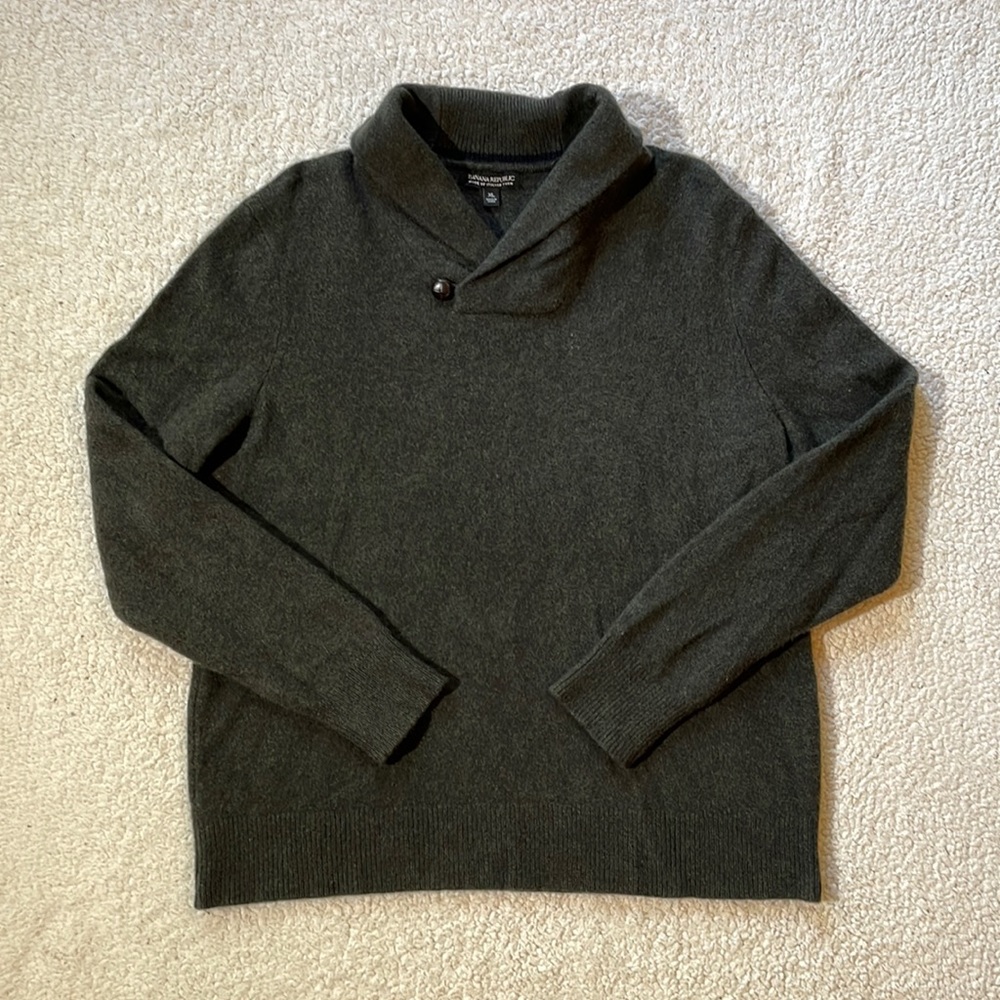 Banana Republic 100% Wool Knit Sweater made of Italian Yarn